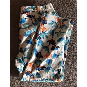 Lands' End Pants - LANDS’ END MID RISE STRAIGHT FLORAL PANTS CROPS Lands' End Pants - LANDS’ END MID RISE STRAIGHT FLORAL PANTS CROPS